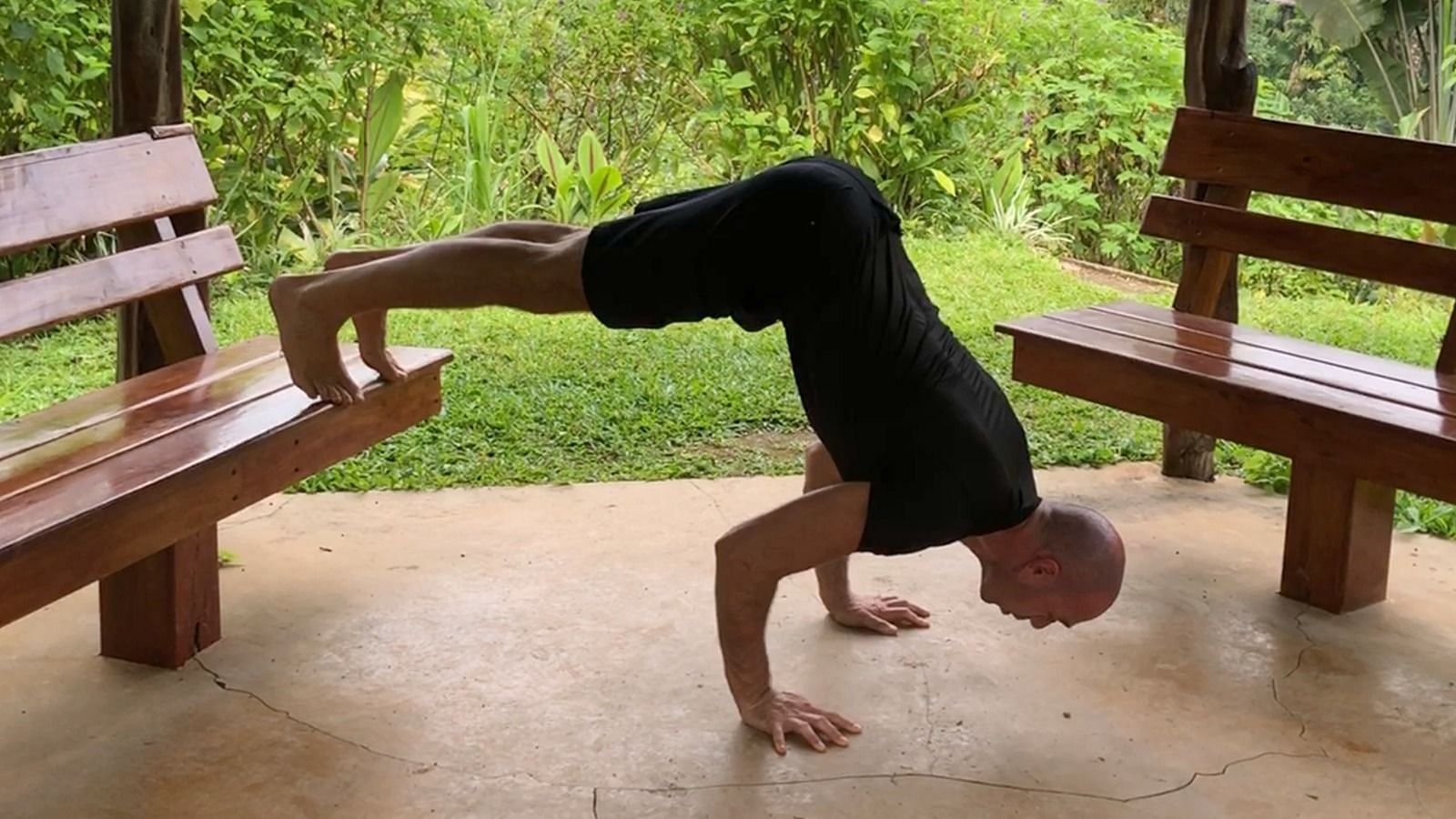 Push ups (Image via Getty Images)